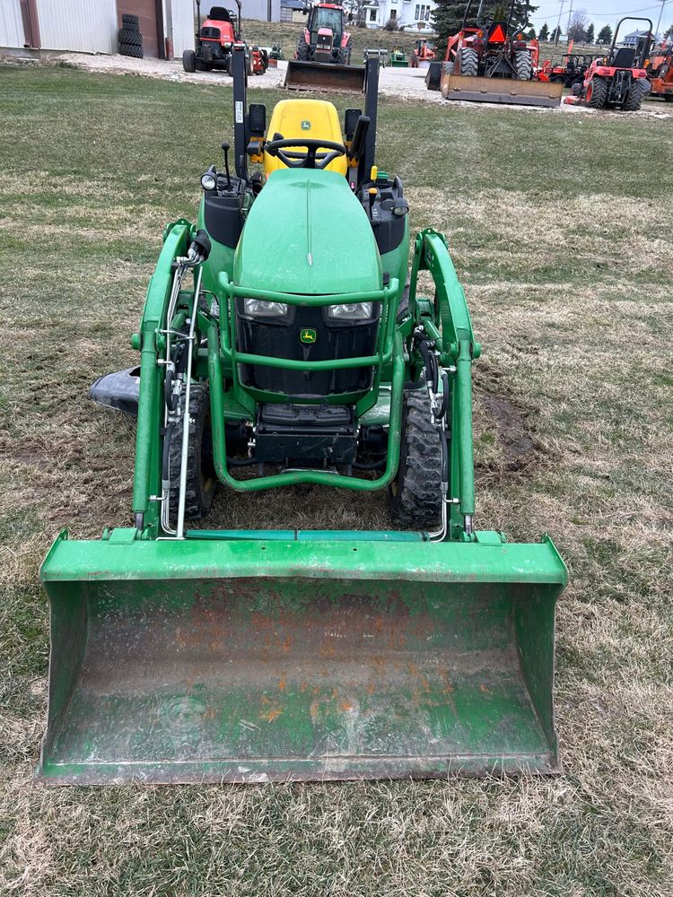 John Deere 2025R Compact Utility Tractor